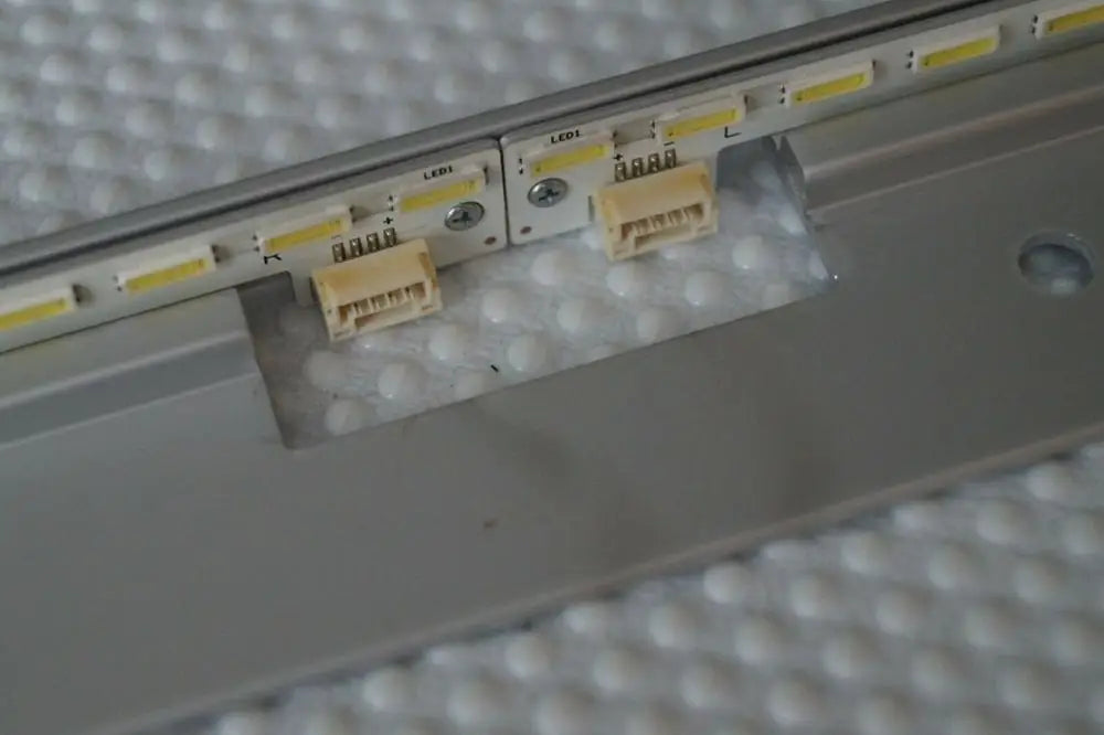 LED Backlight Strip for TC-L32X5 TX-L32RX34 TX-L32EW5 TX-L32X5B VVX32H125G00 LE32HWD STM320A72-RIGHT LEFT