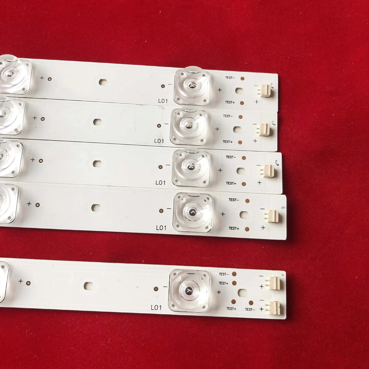 LED42F1500C light bar 4642DL002 003 T85-H08-3.2-3.4 RF BS420E32-1001A-07 screen 72000075YT GK 10 lamp beads 5