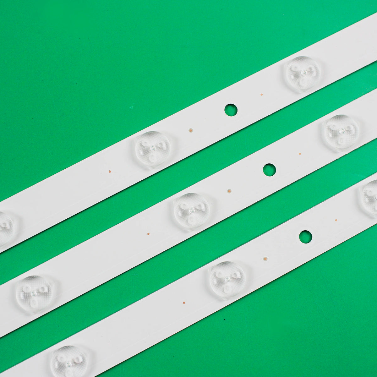 LED Backlight strip 8lamp 32 TV SVT320AE9 IC-A-TBBY32D572 Fo