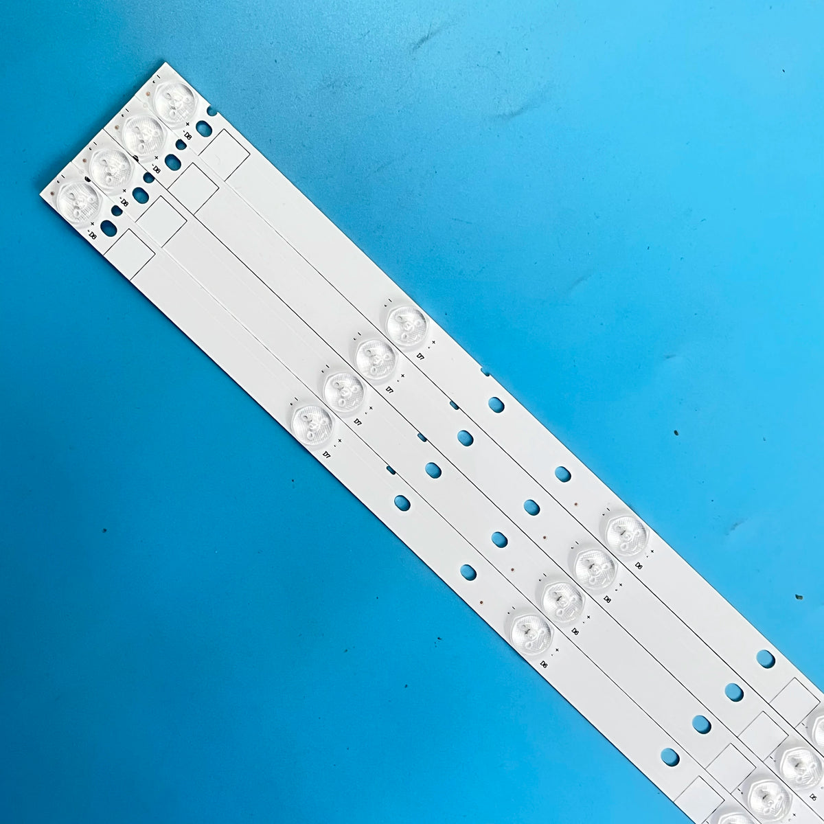 LED Backlight Strip forStrip For CENTEK CT-8140 Skymaster 40SF2500 DEXP F40D7200E Doffler 40CF15-T2 MS-L1092