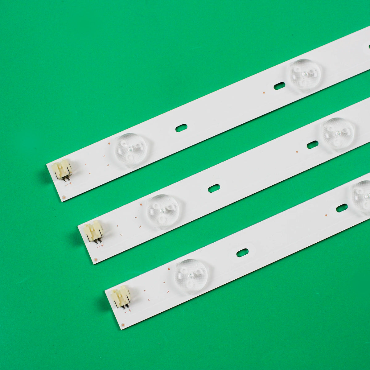 LED Backlight strip 8lamp 32 TV SVT320AE9 IC-A-TBBY32D572 Fo